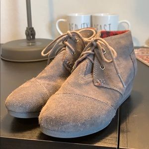 Toms Desert Wedge suede shoes.